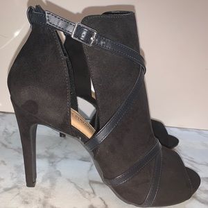 Black, 4 inch, suede booties.